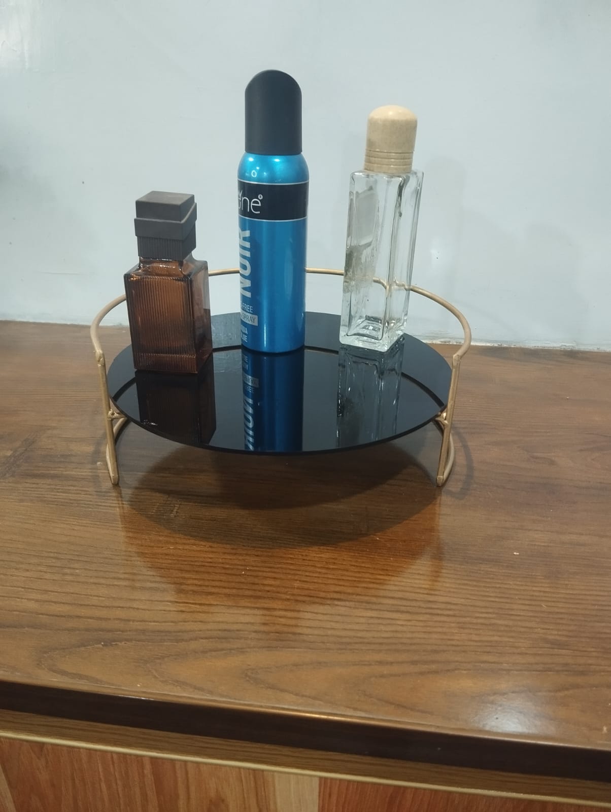 Stylish Round Cosmetic Shelf Organizer – Single-Layer Metal & Acrylic Makeup Rack Homedecoro